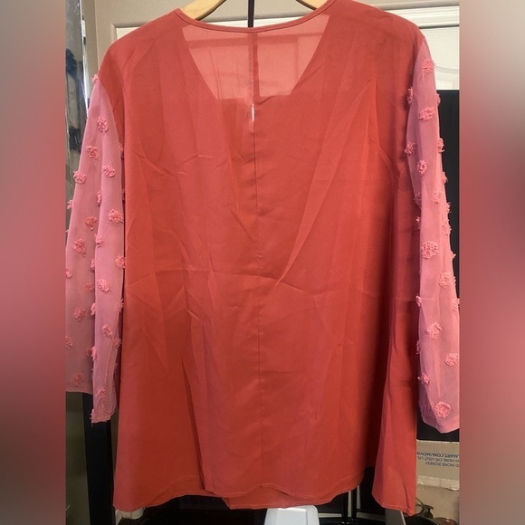 CUTE FLOWY BLOUSE - Picture 2 of 5